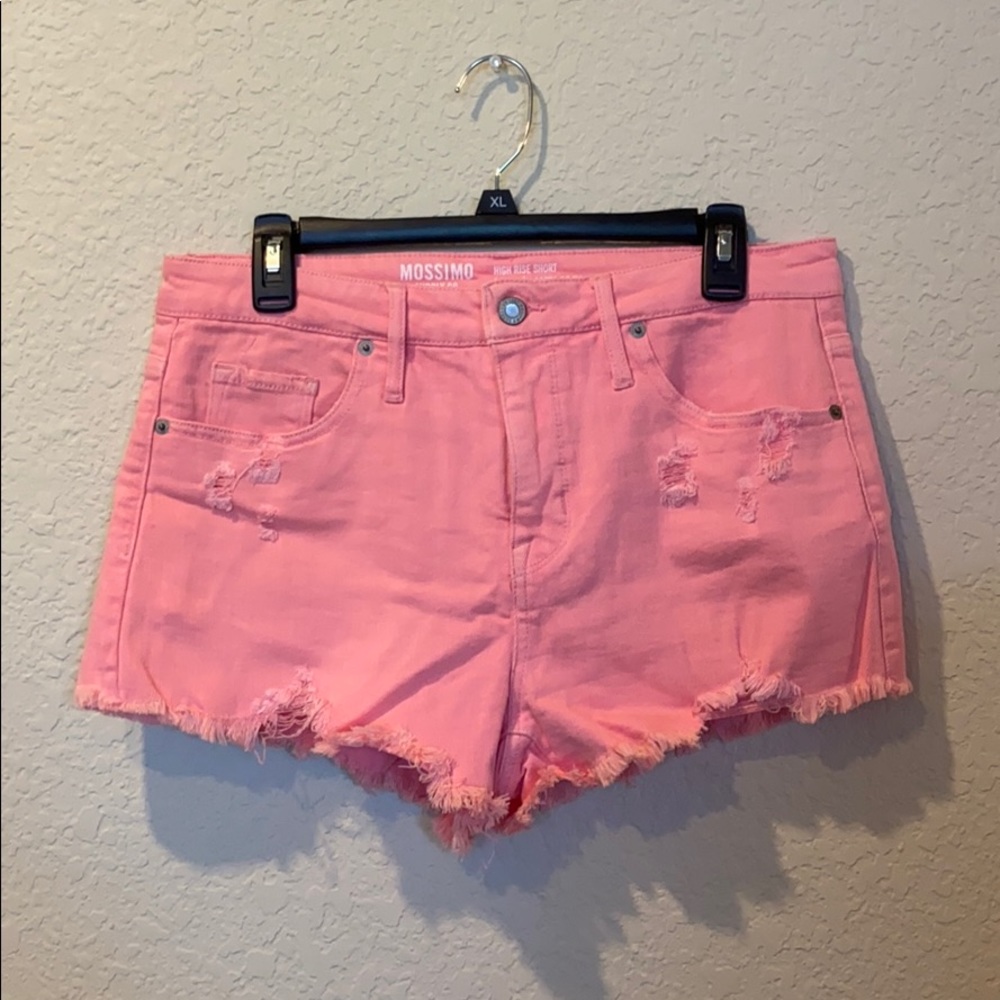 Cutoff shorts